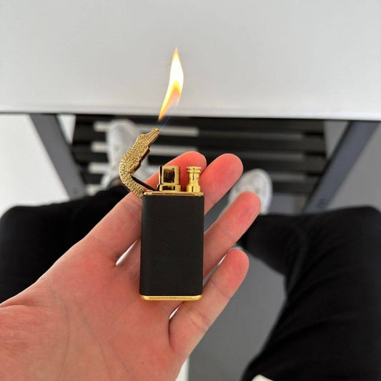 Altın Detaylı Timsah Figürlü Çift Ataşlı Çakmak