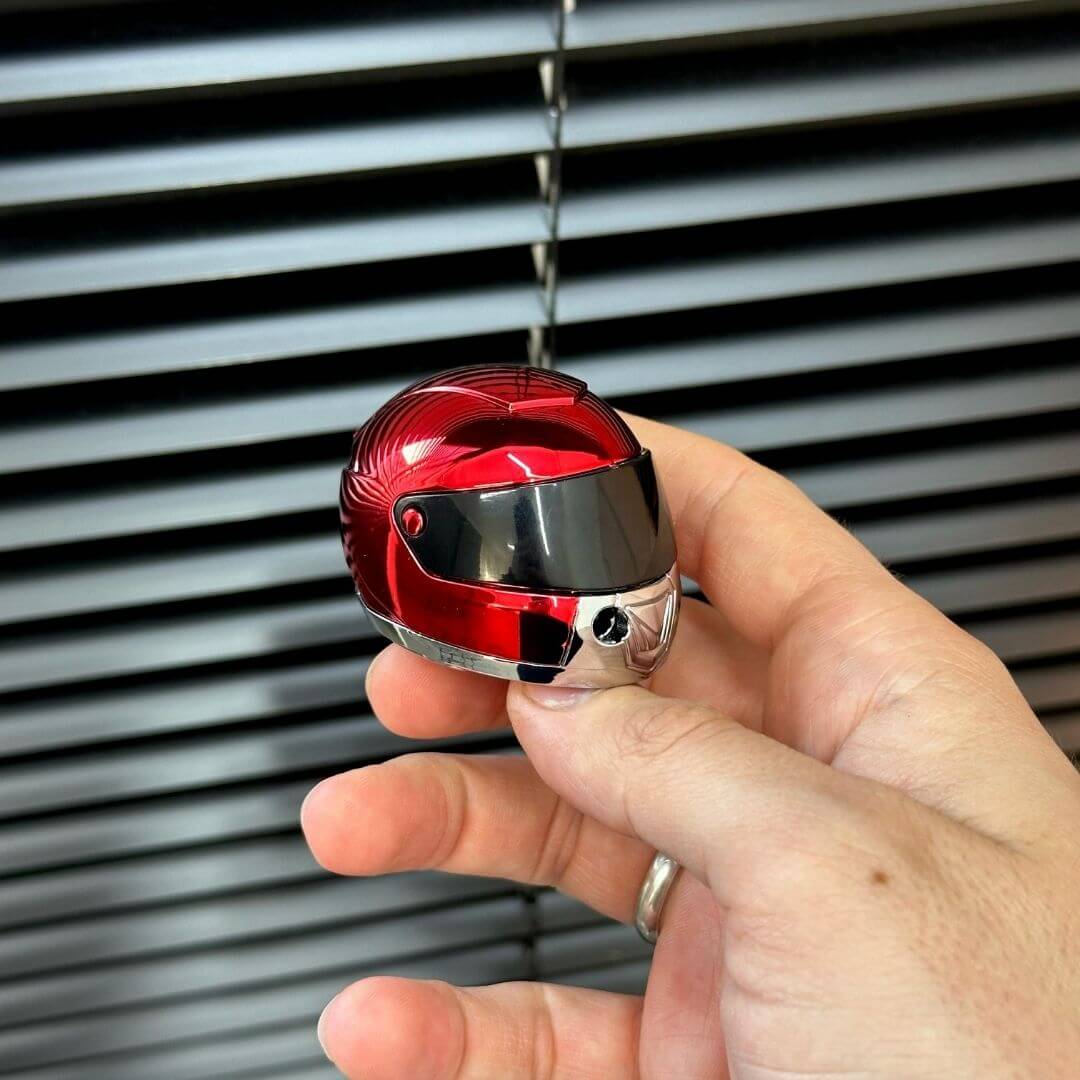 Motor Kaskı Tasarımlı Çakmak