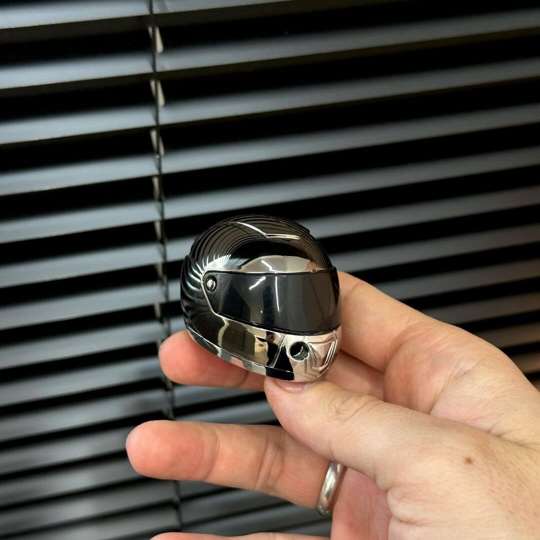 Motor Kaskı Tasarımlı Çakmak